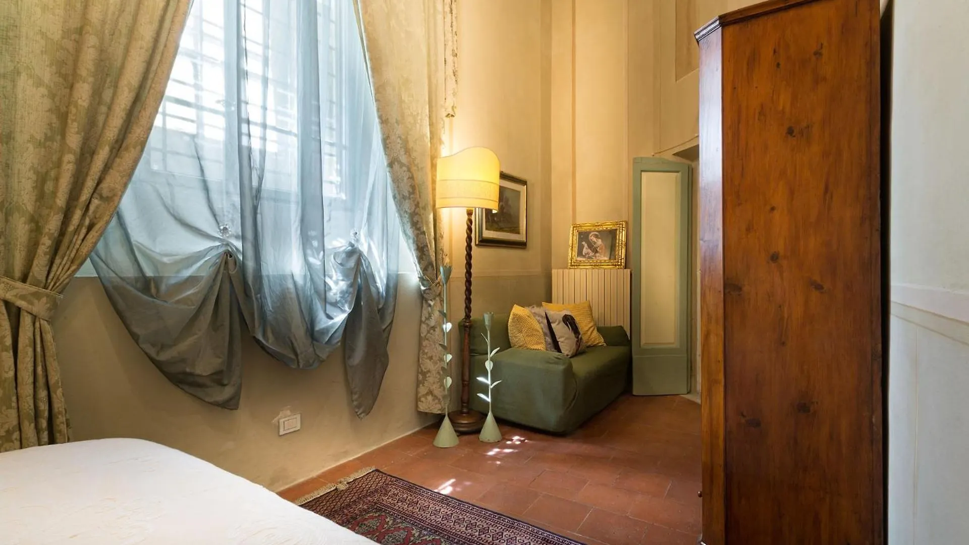Casa Beatrice, An Apartment With Private Garden Inside The Walls Of Lucca