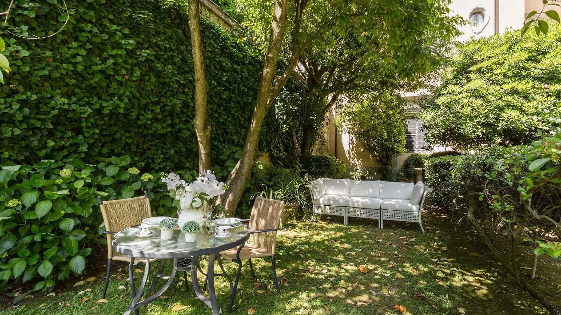 Casa Beatrice, An Apartment With Private Garden Inside The Walls Of Lucca