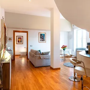 Luxury Flat In Town - Center Appartamento