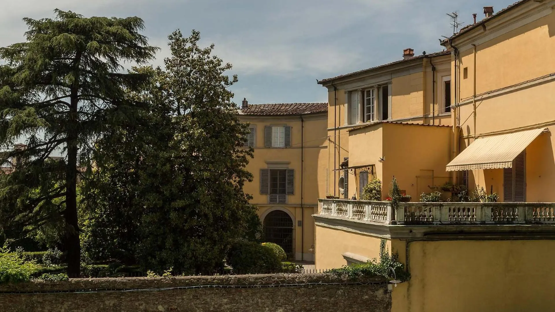 Casa Beatrice, An Apartment With Private Garden Inside The Walls Of Lucca